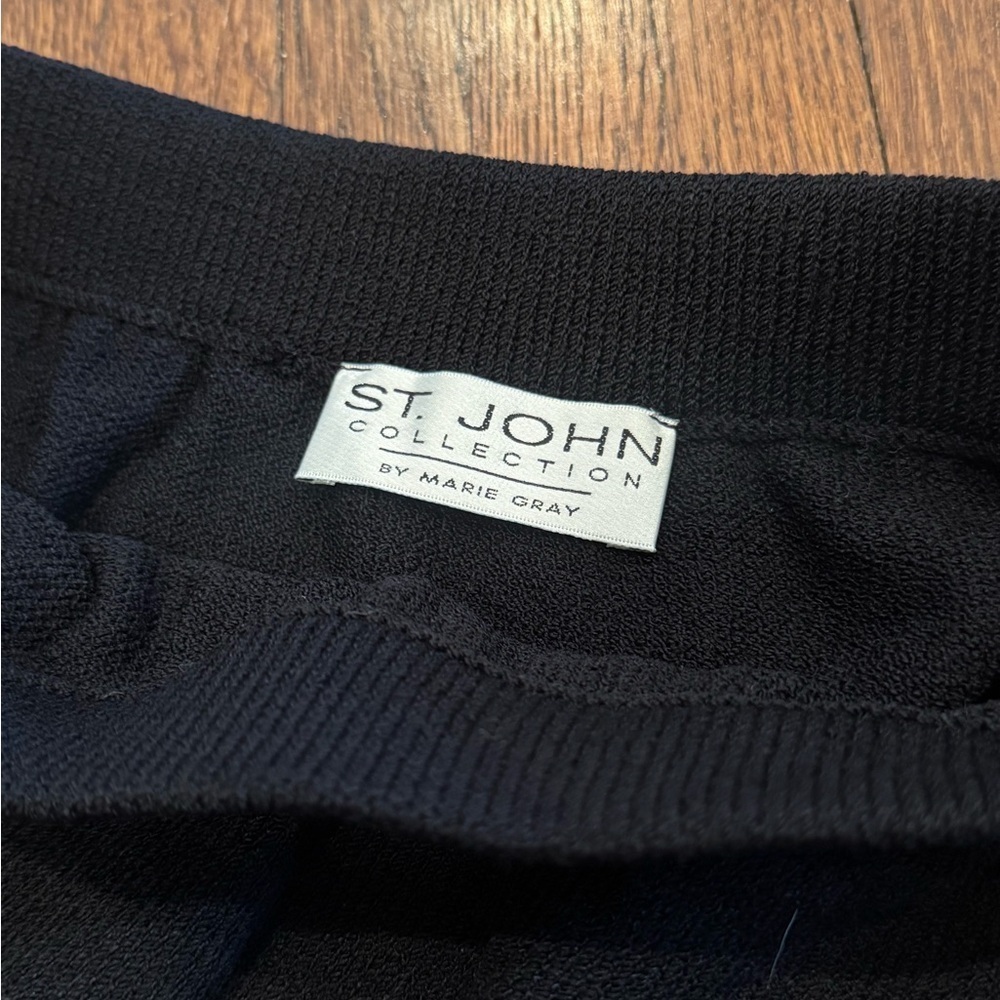 St. John Collections Classic Sheath Black Gold Stripe Pencil Skirt Knit Size 8 - Picture 3 of 6